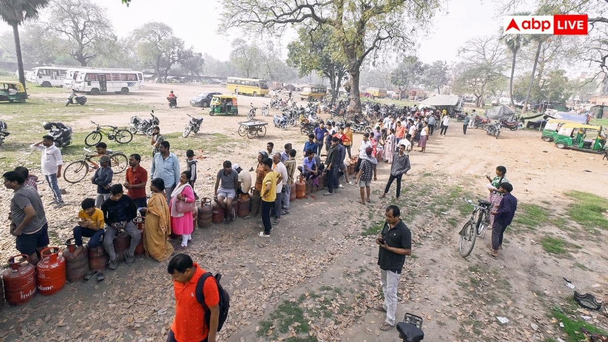 LPG Crisis: फर्रुखाबाद में गैस सिलेंडर लेने लाइन में लगे बुजुर्ग की मौत, एजेंसी के बाहर अचानक बिगड़ी तबीयत
