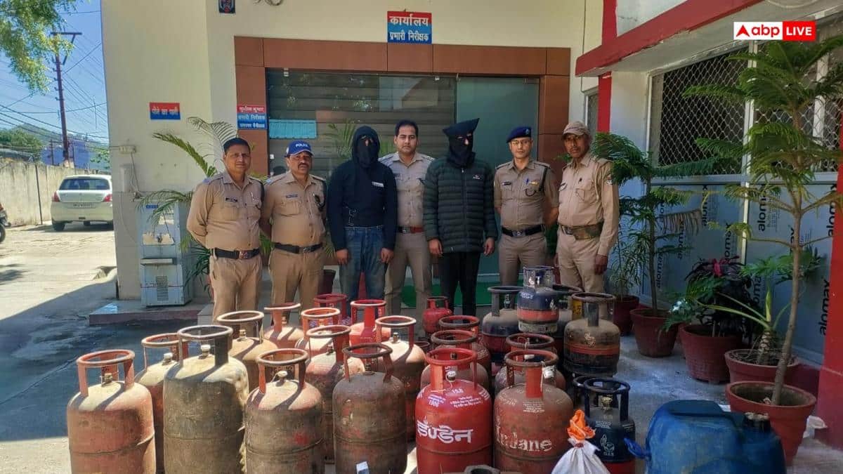 Ramnagar News: रामनगर में LPG सिलेंडर की कालाबाजारी का भंडाफोड़, अवैध रिफिलिंग करते 2 गिरफ्तार